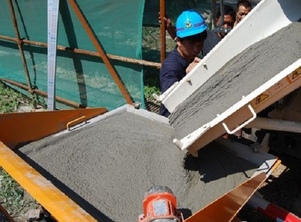 �׵�ѹ������Ű�ˮ����յĲ��