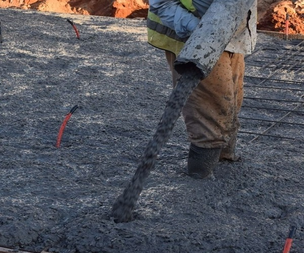 �¶ȹ��ڸ�ǿ�����̹ཬ�����ܵ�Ӱ��